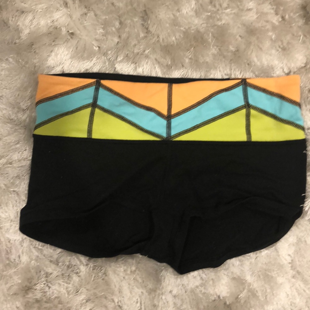 Lululemon booty shorts